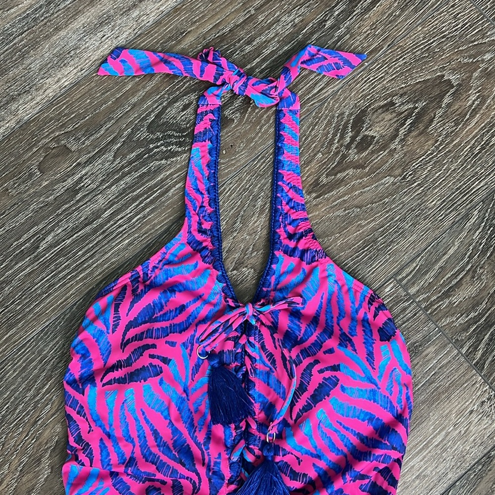 Swimsuit - Picture 4 of 14